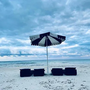  Villa Casa Tolok In Beachfront